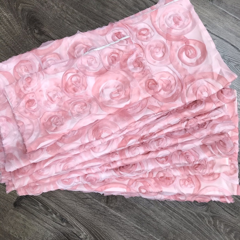 (21) Fabric Centerpieces By David Tutera